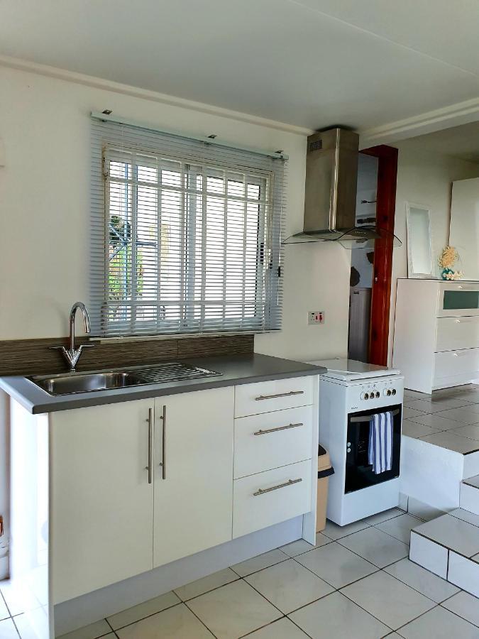 Ferienwohnung Rose Self Catering Beau Vallon  Exterior foto