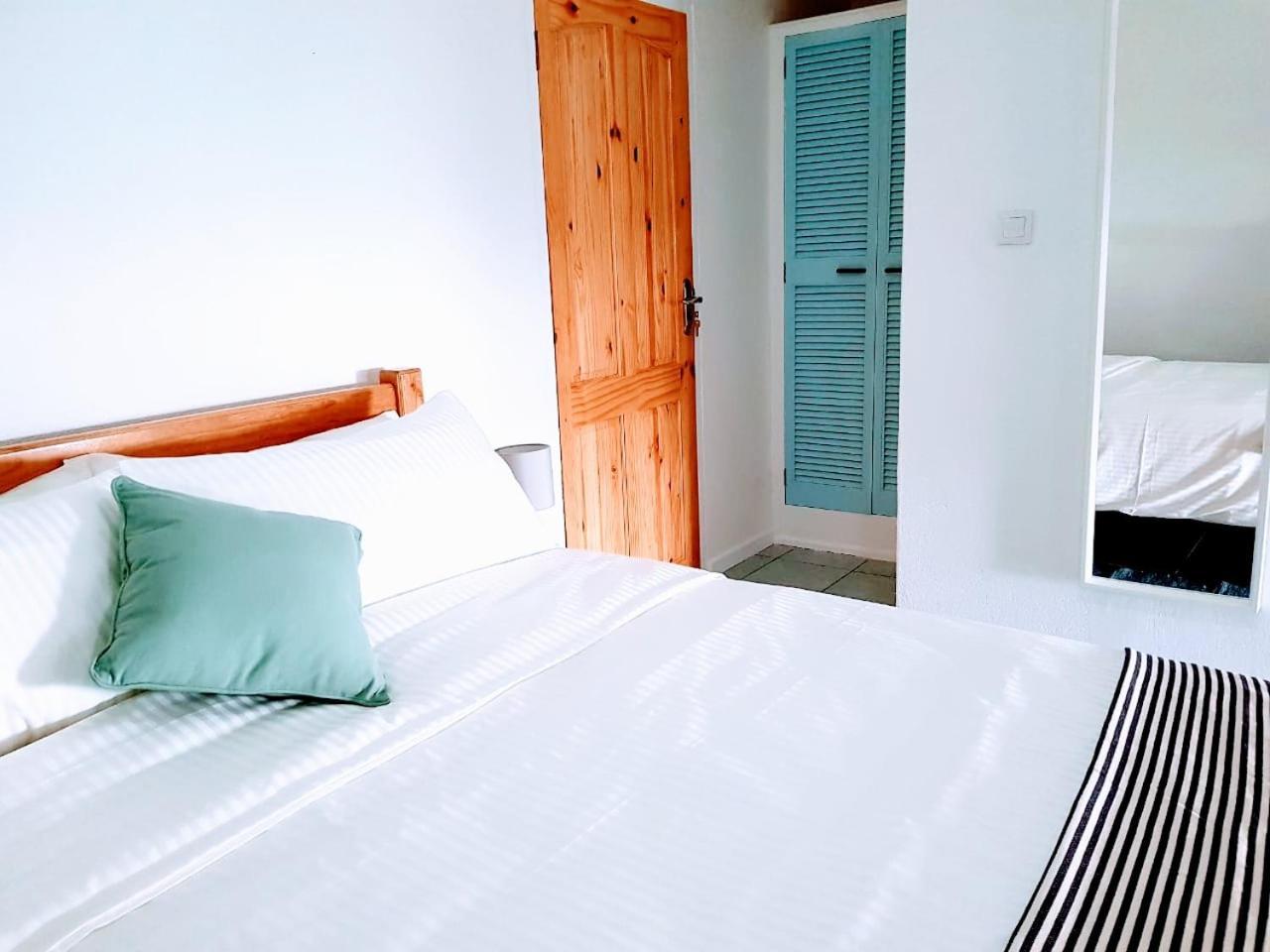 Ferienwohnung Rose Self Catering Beau Vallon  Zimmer foto
