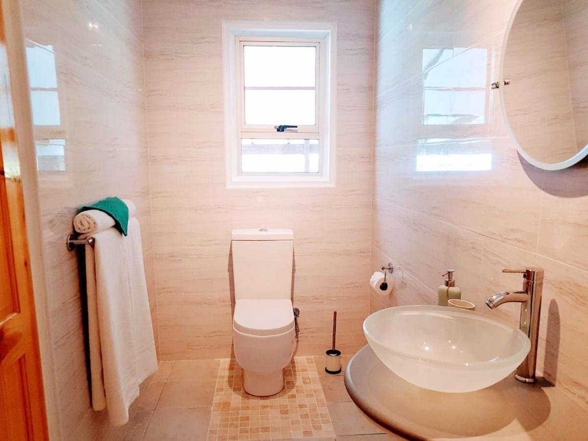 Ferienwohnung Rose Self Catering Beau Vallon  Exterior foto