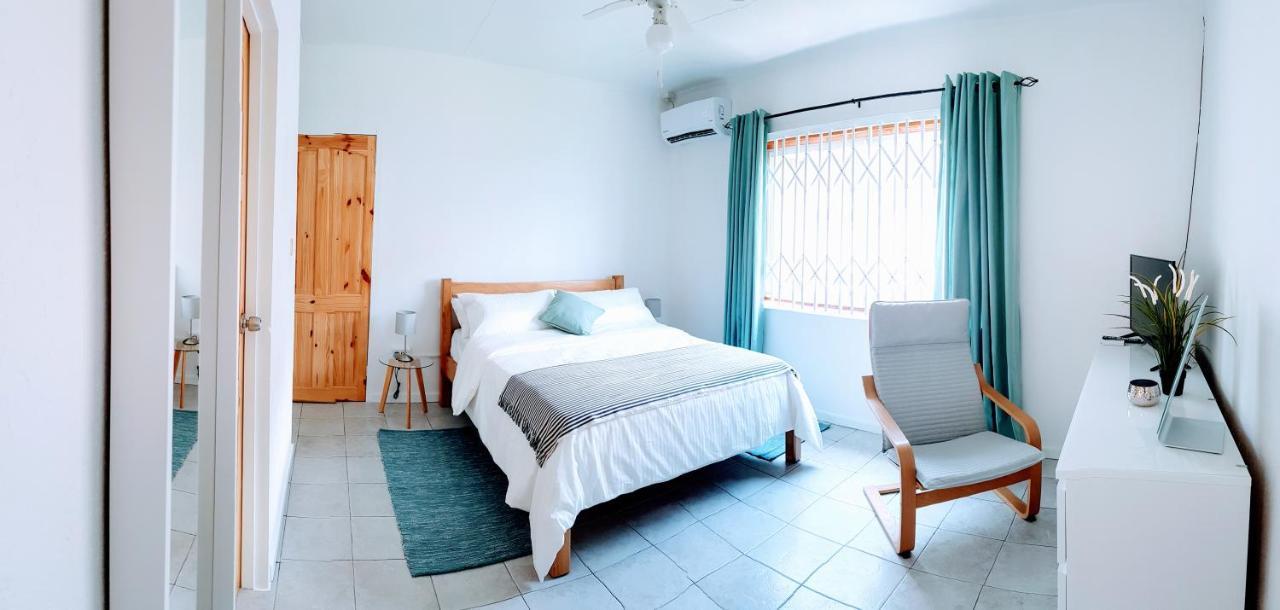 Ferienwohnung Rose Self Catering Beau Vallon  Exterior foto