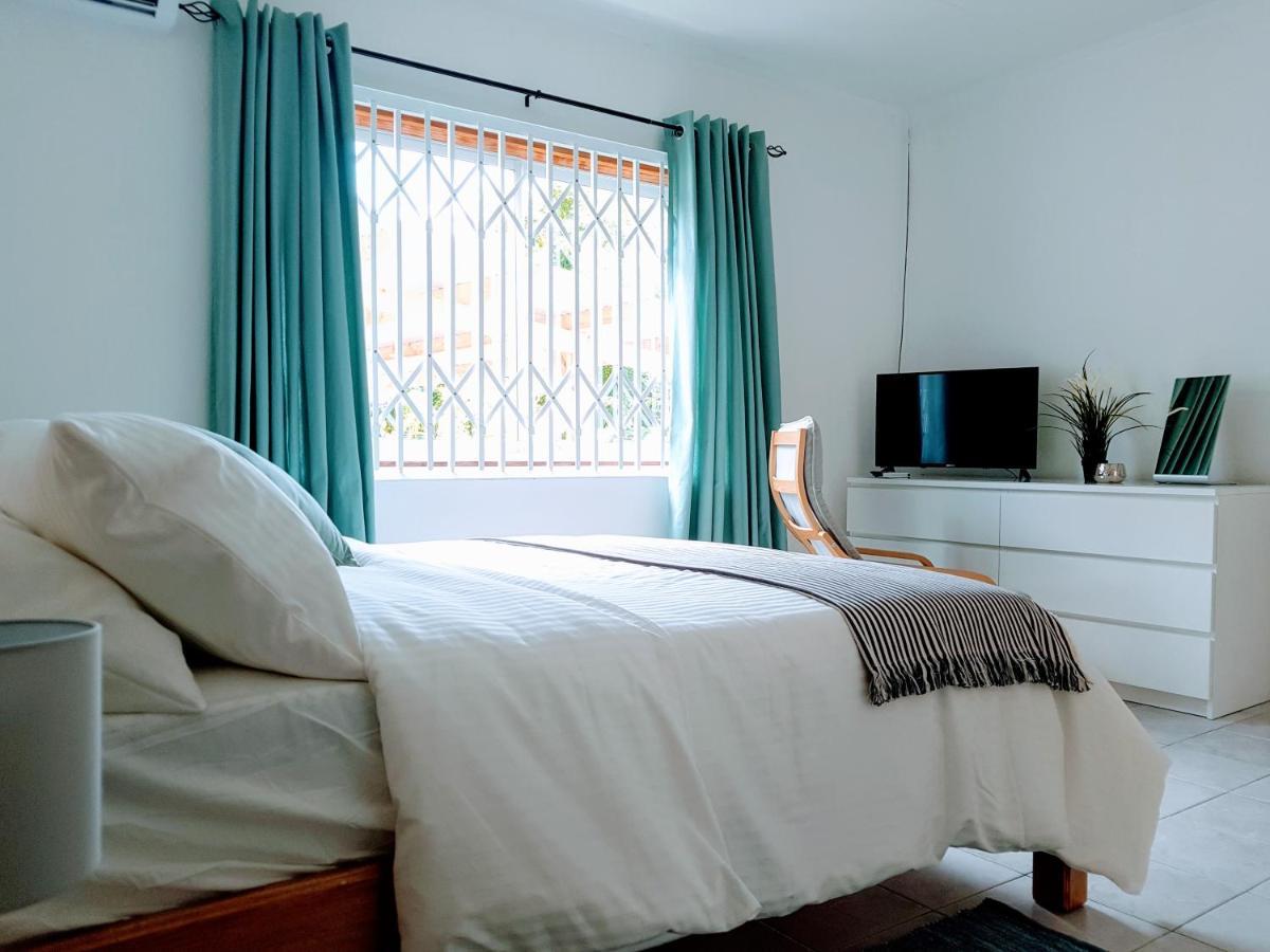 Ferienwohnung Rose Self Catering Beau Vallon  Exterior foto
